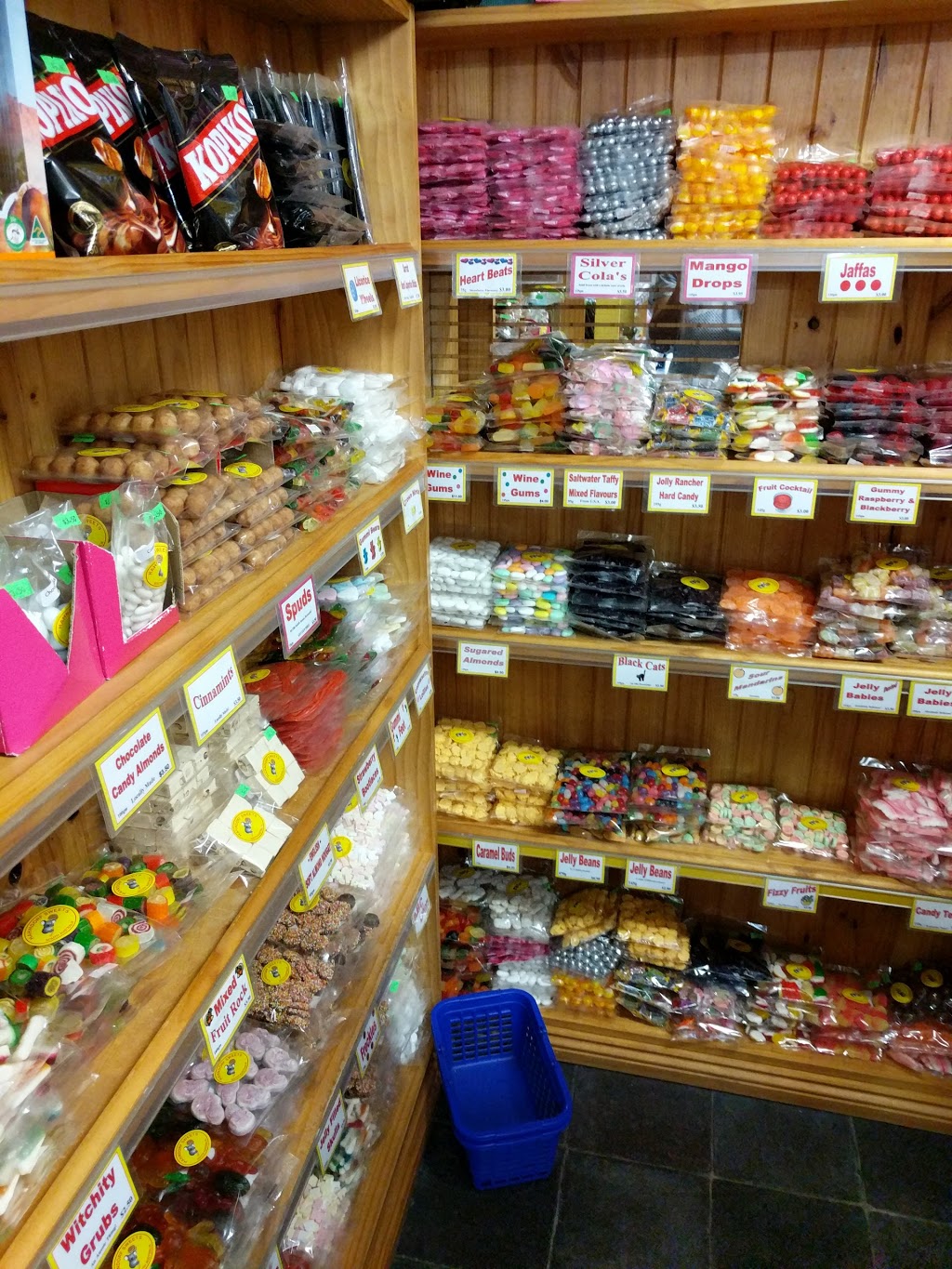 Hahndorf Sweets | store | 54A Main St, Hahndorf SA 5245, Australia | 0883881404 OR +61 8 8388 1404