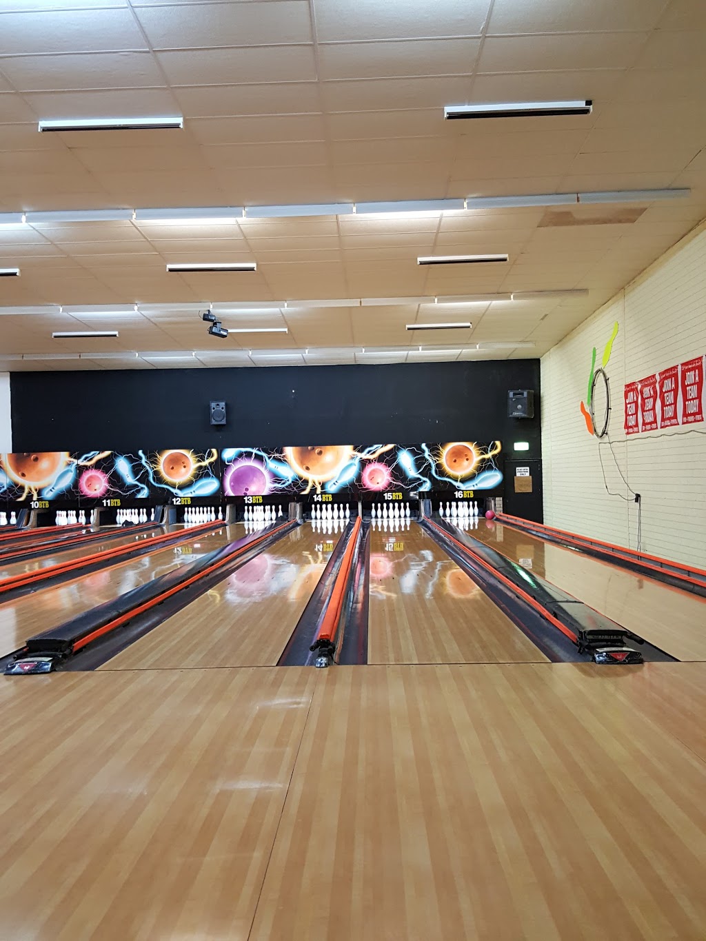 Bunbury Tenpin Bowl | bowling alley | 136 Strickland St, East Bunbury WA 6230, Australia | 0897912233 OR +61 8 9791 2233