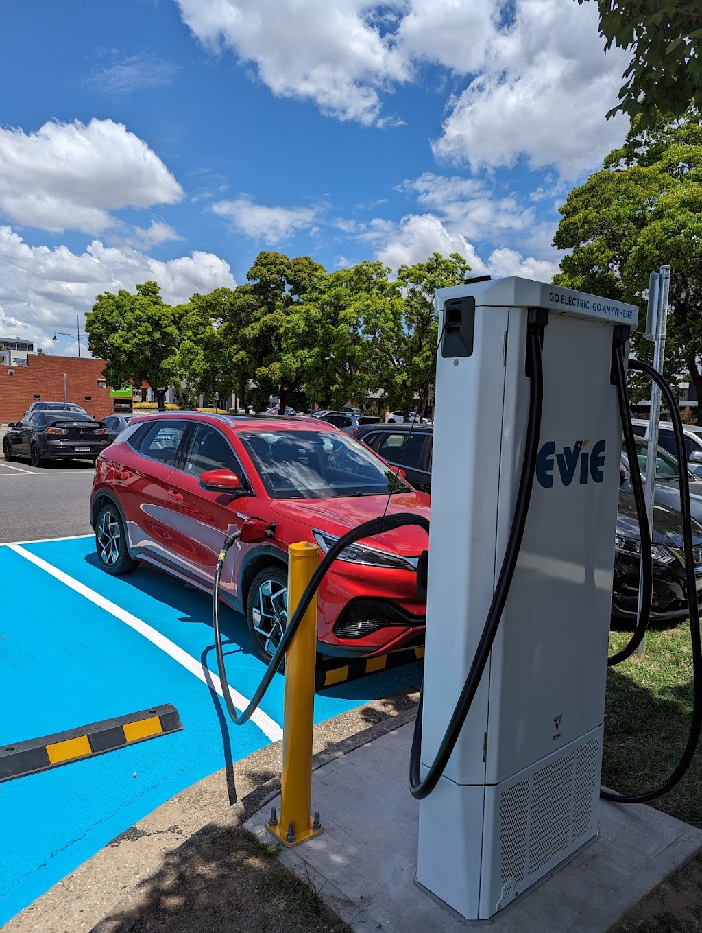 Evie Charging Station | 83 Wills St, Dunkeld VIC 3294, Australia | Phone: 1300 463 843