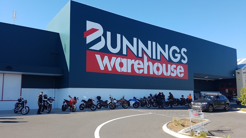 Bunnings Shellharbour | hardware store | 15 Shandan Cct, Albion Park NSW 2527, Australia | 0242355000 OR +61 2 4235 5000