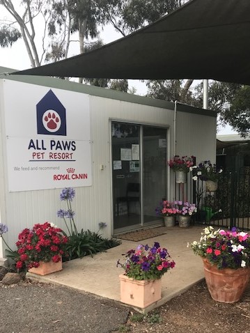 ALL Paws Pet Resort - Dog Boarding Kennels & Cattery Melbourne | veterinary care | 283 Woods Rd, Truganina VIC 3029, Australia | 0393941136 OR +61 3 9394 1136