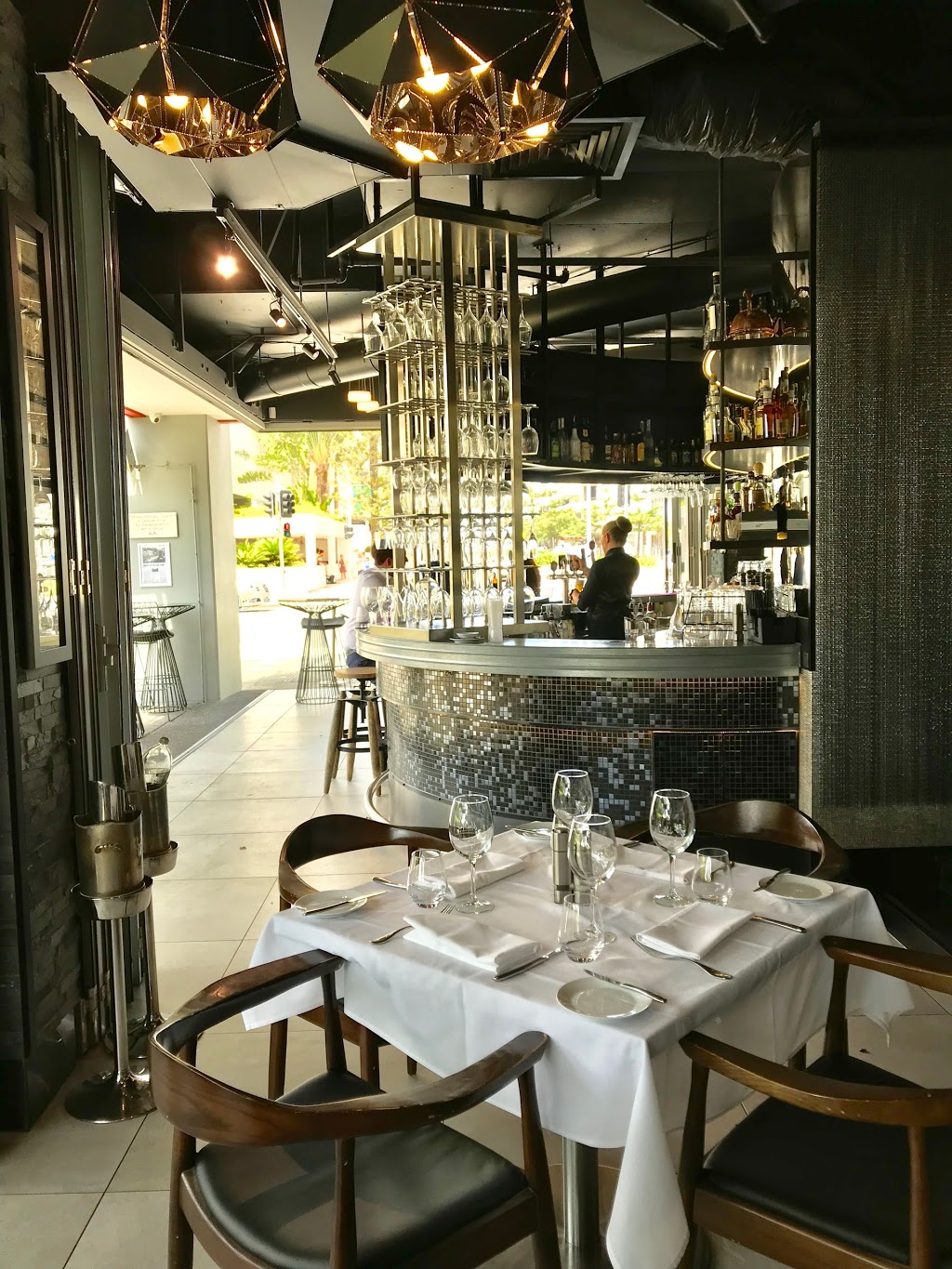 Moo Moo The Wine Bar + Grill | restaurant | 2685 Gold Coast Hwy, Broadbeach QLD 4218, Australia | 0755399952 OR +61 7 5539 9952