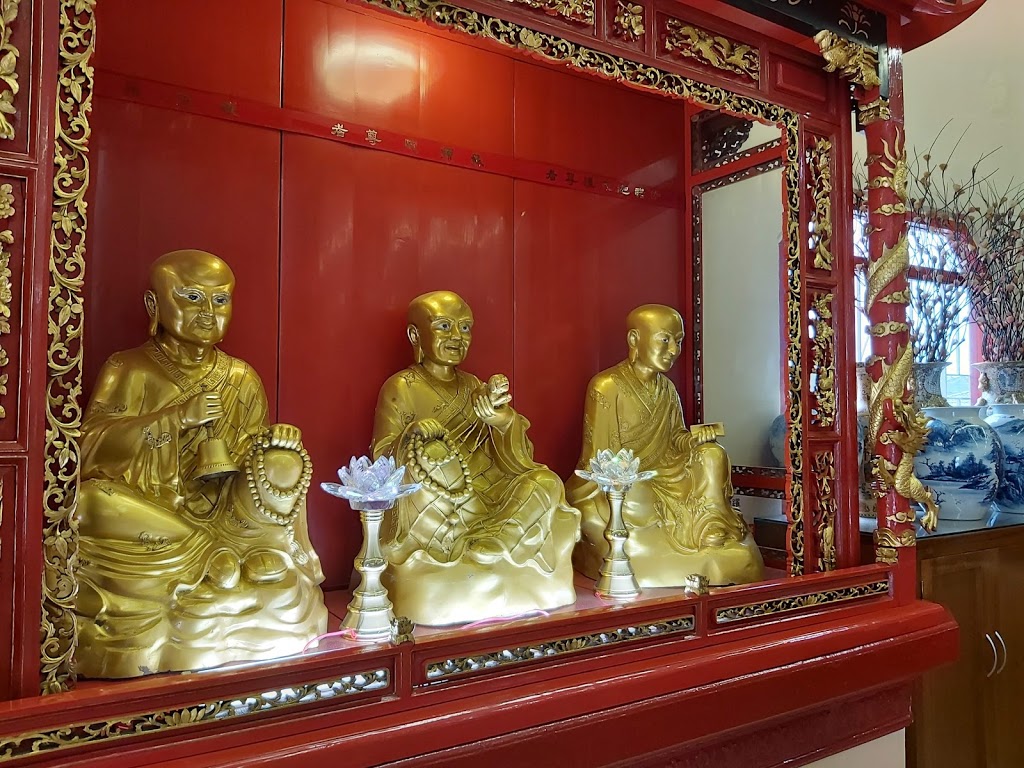 Mingyue Lay Buddhist Temple | 654 Cabramatta Rd W, Bonnyrigg NSW 2177, Australia | Phone: (02) 9823 3603