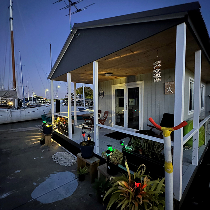 Hobart Scenic House Boat Accommodation | 61 Ferry Rd, Kettering TAS 7155, Australia | Phone: 0412 849 935