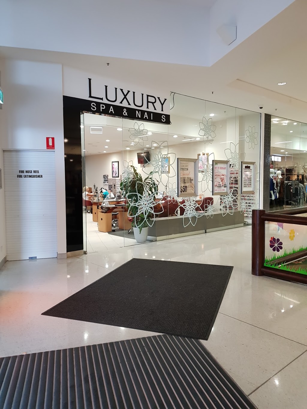 Luxury Spa & Nails | spa | Kawana Shoppingworld, 508/119 Point Cartwright Dr, Buddina QLD 4575, Australia | 0754447995 OR +61 7 5444 7995