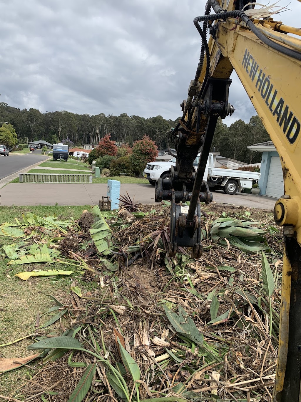 Tight Sites R Us | 8 Yarimup Pl, Moruya NSW 2537, Australia | Phone: 0412 493 496