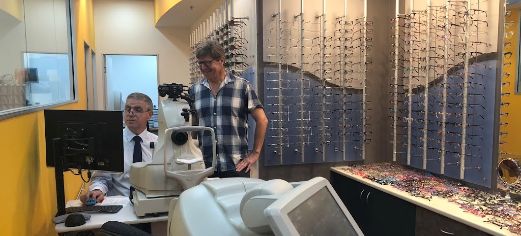 Kon Penklis Optometrist | Greenslopes Mall Shopping Centre, shop 3/700 Logan Rd, Greenslopes QLD 4120, Australia | Phone: (07) 3394 4240