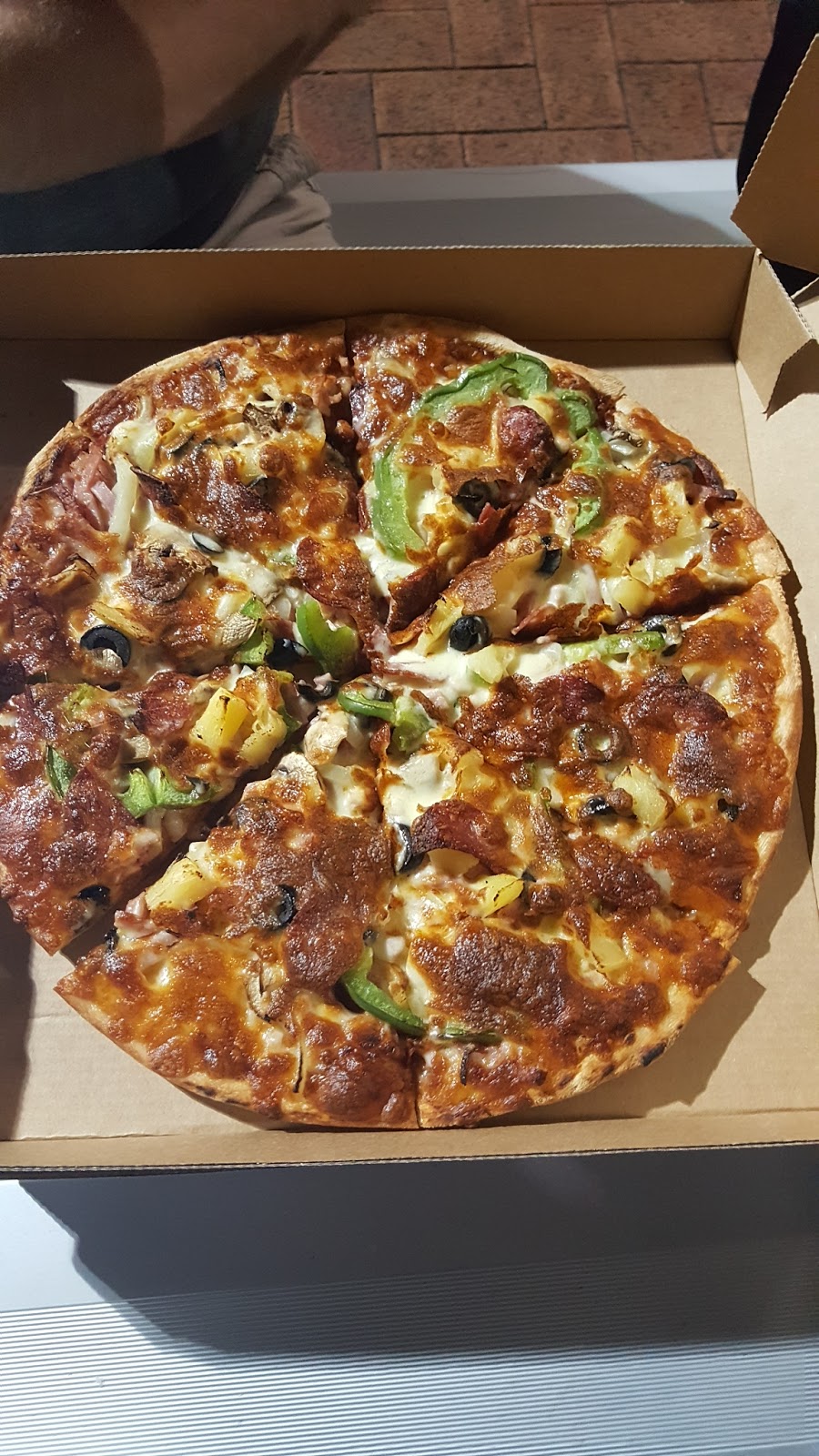 Smithys Pizza | 2/355 Charlton Esplanade, Scarness QLD 4655, Australia | Phone: (07) 4124 8884