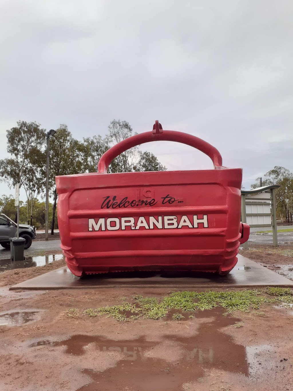 Moranbah Access Road Apex Park Public Toilet | Moranbah Access, Moranbah QLD 4744, Australia | Phone: 1300 472 227