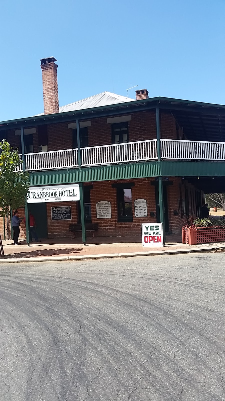 Cranbrook Hotel | 2 Gordon St, Cranbrook WA 6321, Australia | Phone: (08) 9826 1002