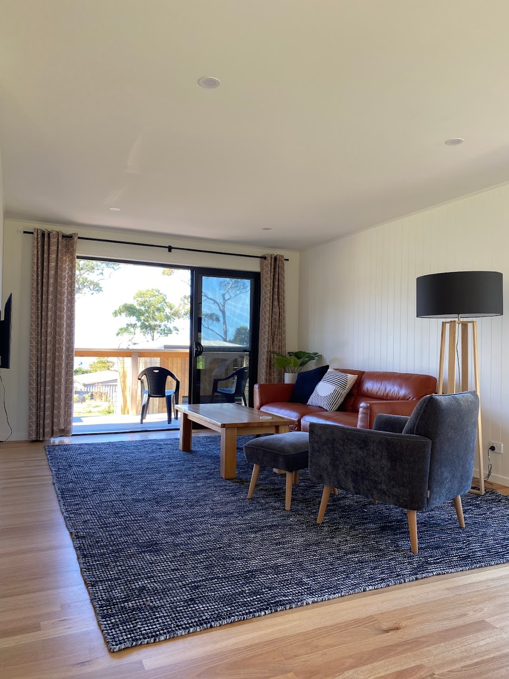 Roaring Beach House | lodging | Roaring Beach House, 48 Dunn Dr, Surveyors Bay TAS 7116, Australia | 0486045888 OR +61 486 045 888