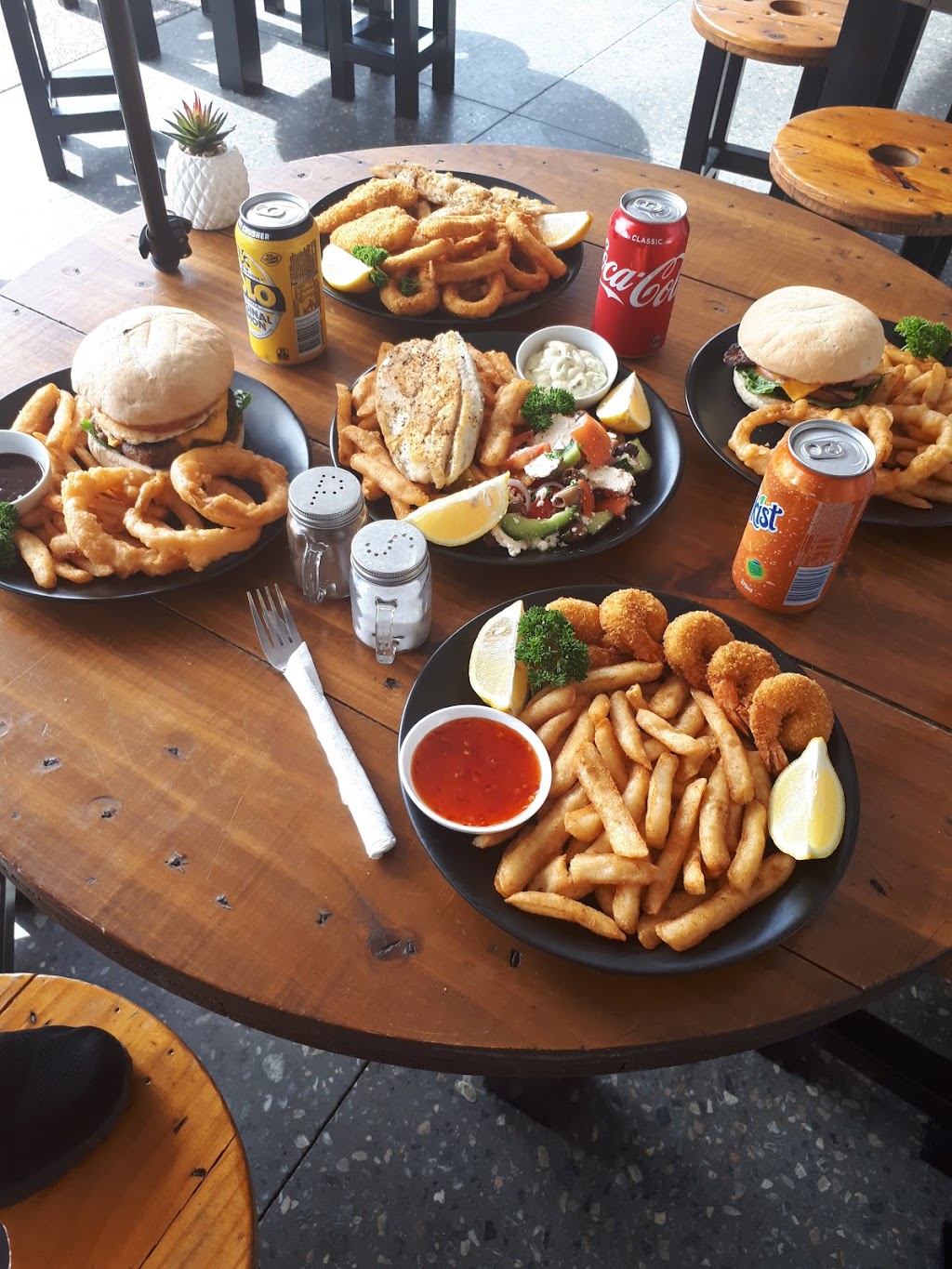 GEORGES GRILL Seafood & Burgers | meal takeaway | Cornubia Shopping Centre Cnr Bryants Rd & Redland bay Rd, Loganholme QLD 4129, Australia | 0732098041 OR +61 7 3209 8041