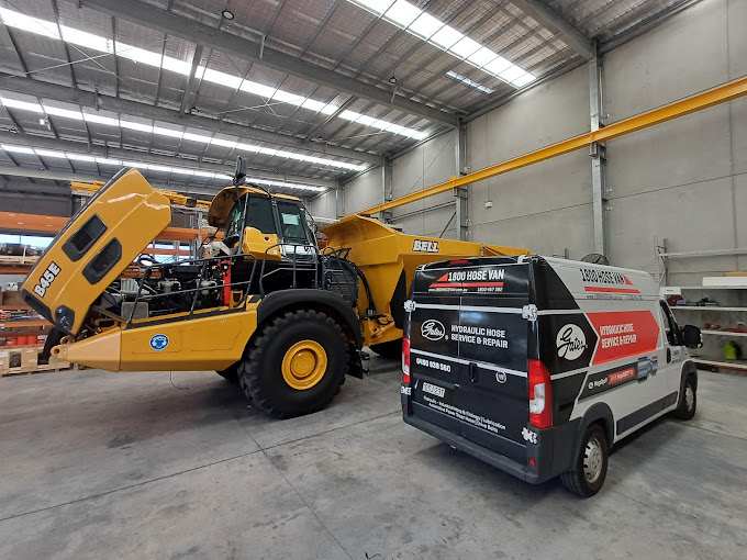 Central Coast - 1800 Hose Van | 3 Lake Rd, Tuggerah NSW 2259, Australia | Phone: 0490 939 560