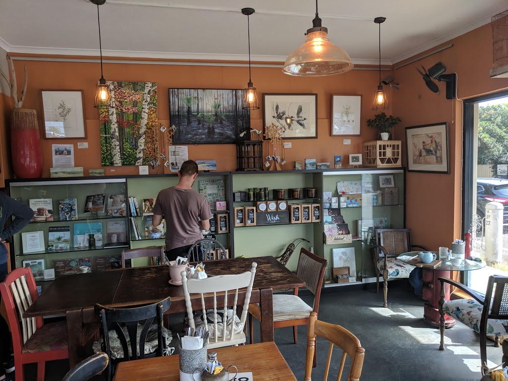 Two Birds Gallery Cafe | 104 Pacific St, Toowoon Bay NSW 2261, Australia | Phone: (02) 4333 6742