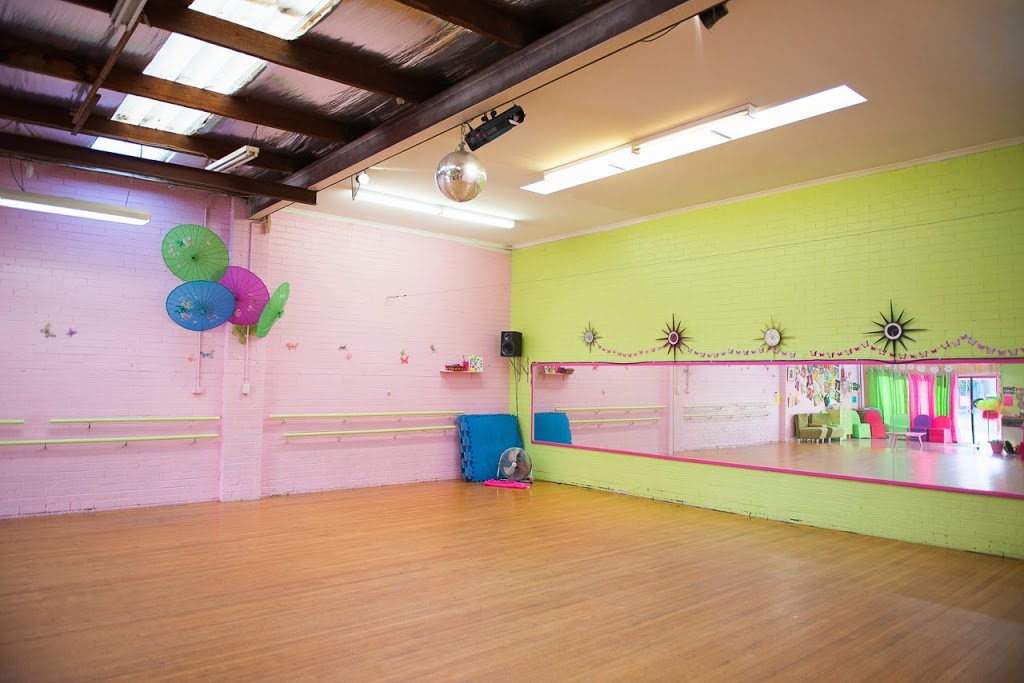 Glittery Tapping Wonderland Dance School | 2 Lamana Rd, Mordialloc VIC 3195, Australia | Phone: 0420 356 232