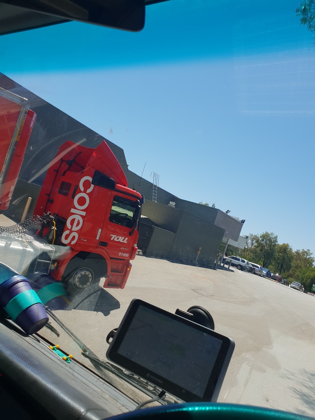 Swan View Shopping Centre | Gladstone & Marlboro Roads, Swan View WA 6056, Australia | Phone: (08) 9303 7300