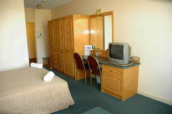 Adelaide International Motel | lodging | 521 Anzac Hwy, Glenelg North SA 5045, Australia | 0882942155 OR +61 8 8294 2155