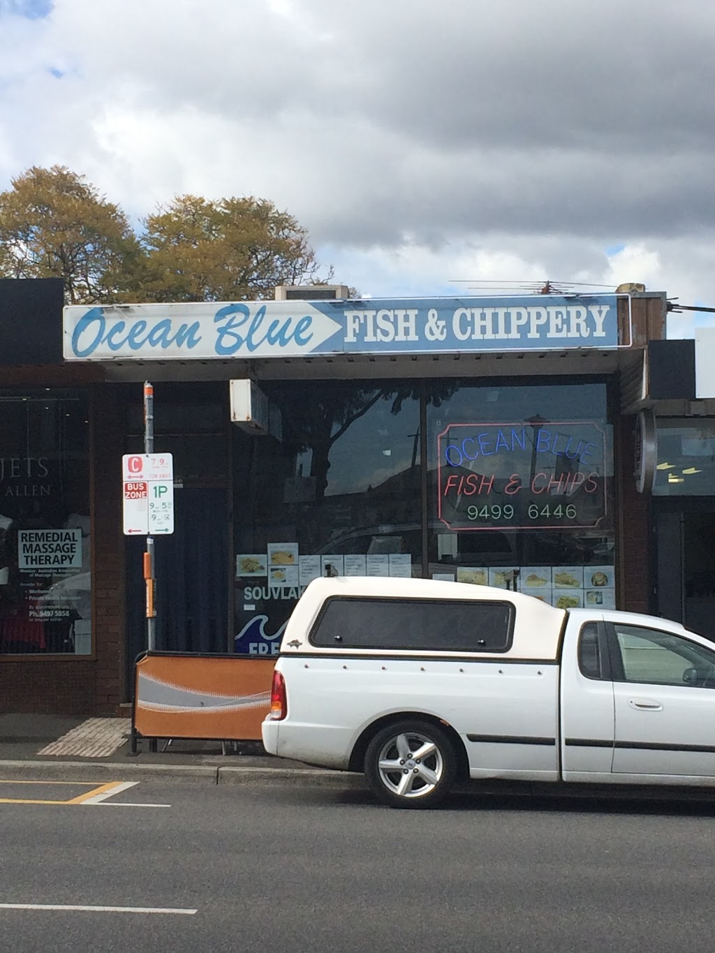 Ocean Blue Fish & Chips | meal takeaway | 246 Upper Heidelberg Rd, Ivanhoe VIC 3079, Australia | 0394996446 OR +61 3 9499 6446