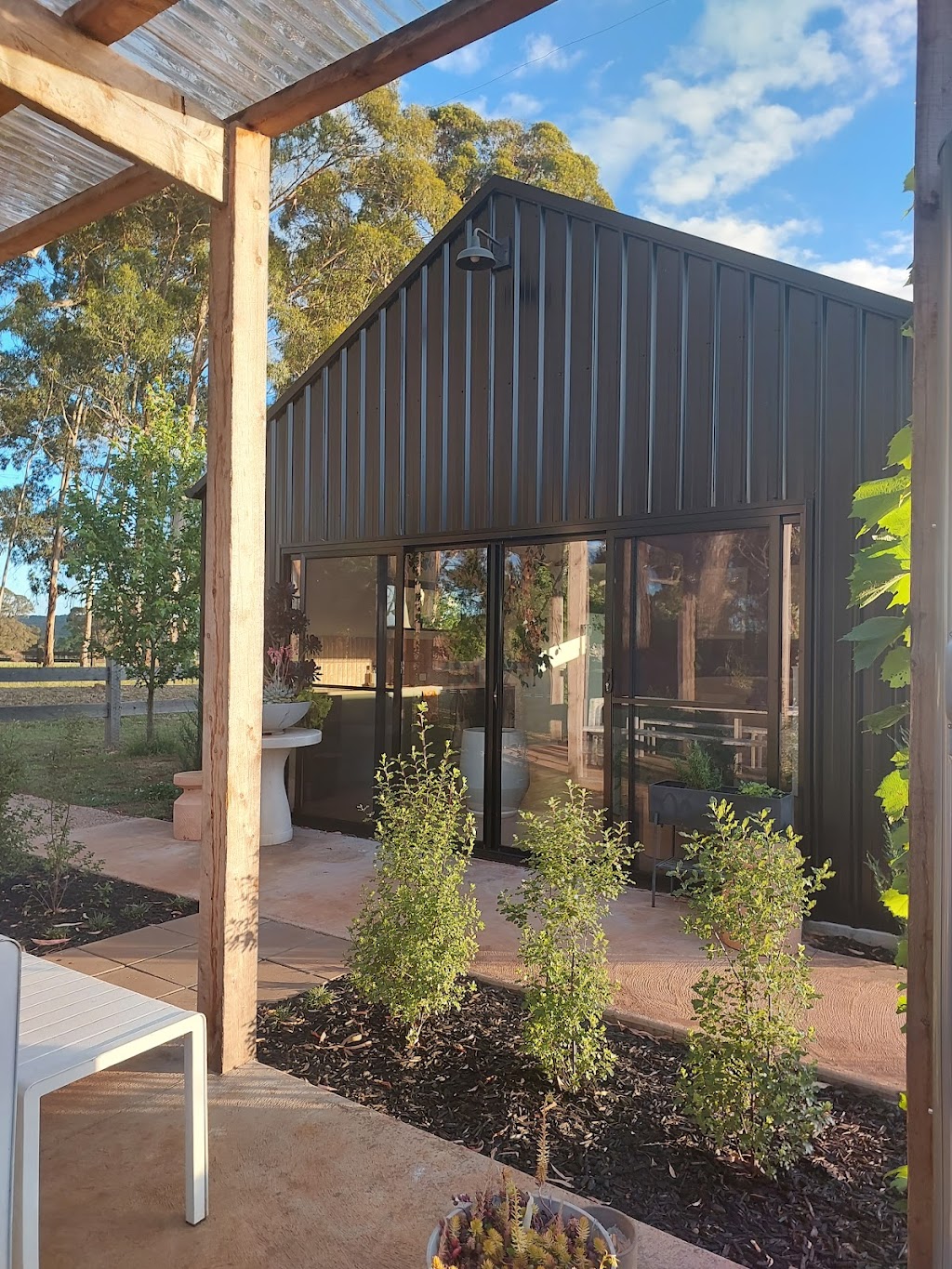 Bonnie Barn | 10 Collins Rd, Glenlyon VIC 3461, Australia | Phone: 0431 625 846 Bonnie Barn | 10 Collins Rd, Glenlyon VIC 3461, Australia | Phone: 0431 625 846