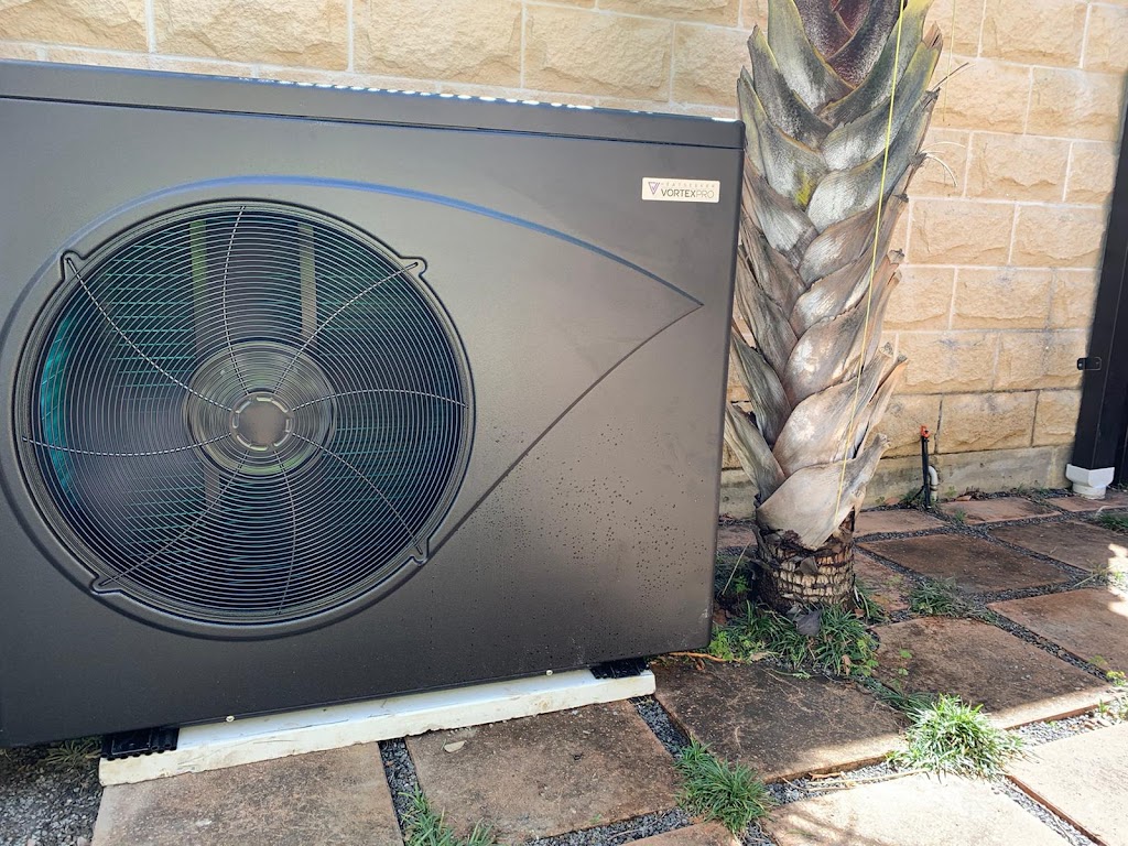 That Pool Heating Company | 36 Palmetto Pl, Bridgeman Downs QLD 4035, Australia | Phone: 0416 484 599