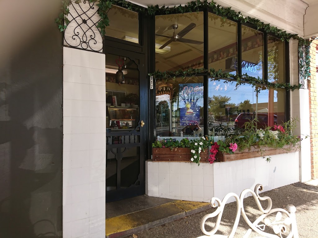 Crumble Pie | cafe | 917 Macarthur St, Lake Wendouree VIC 3350, Australia | 0419003570 OR +61 419 003 570