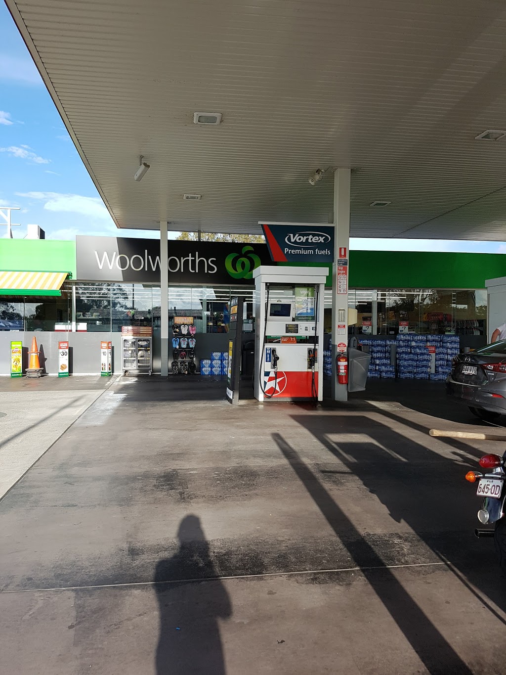 Caltex Woolworths | gas station | 180 Braun St, Deagon QLD 4017, Australia | 0738693076 OR +61 7 3869 3076