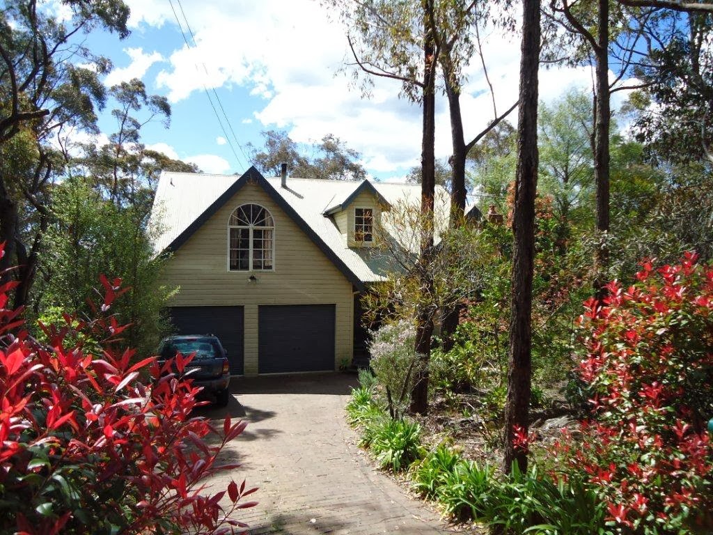 Four Seasons Mountain Cottage | real estate agency | 144-154 Henderson Rd, Wentworth Falls NSW 2782, Australia | 0414445567 OR +61 414 445 567