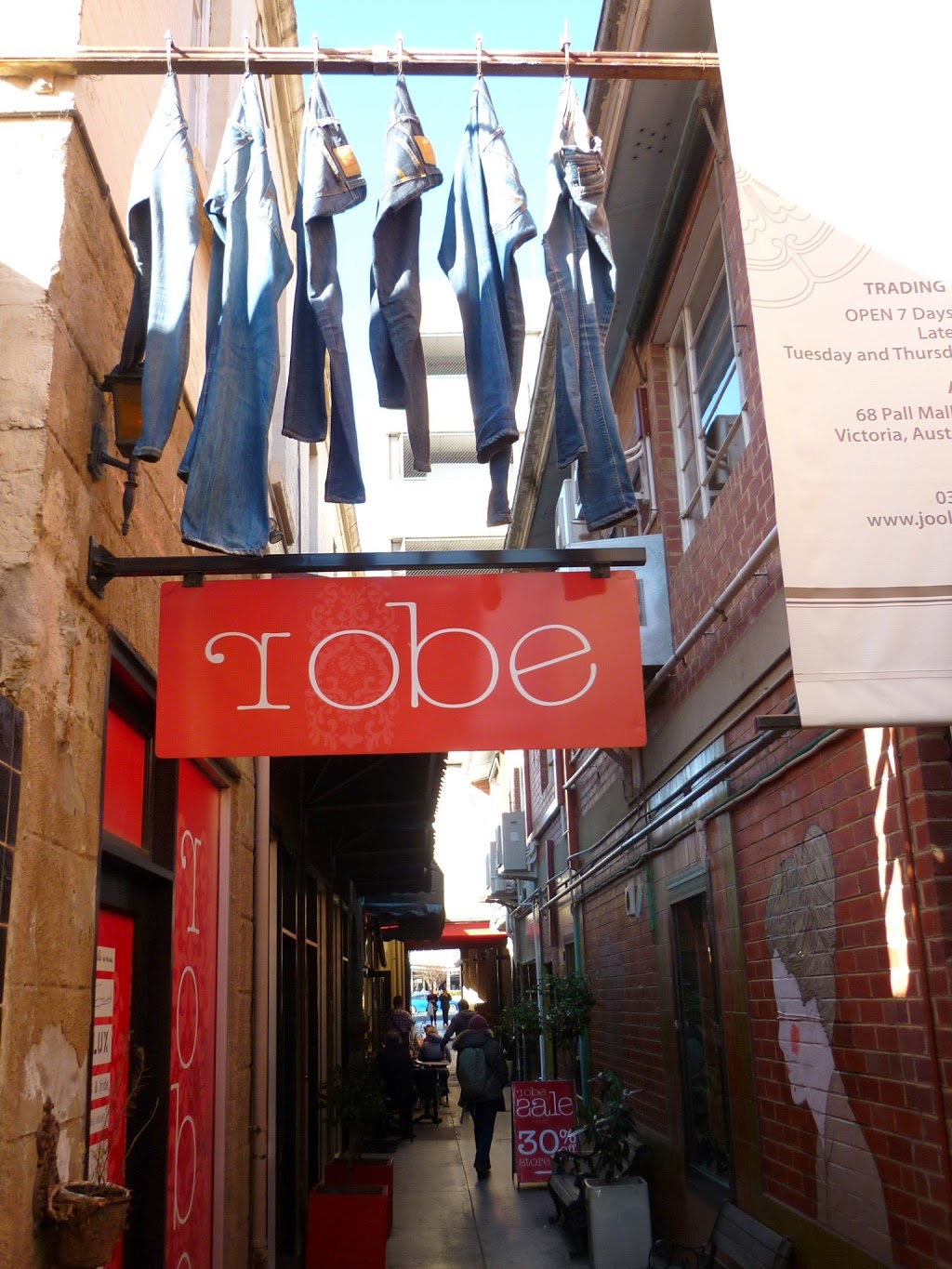 Robe Bendigo | clothing store | 12 1/2 Chancery Lane, Bendigo VIC 3550, Australia | 0354444547 OR +61 3 5444 4547