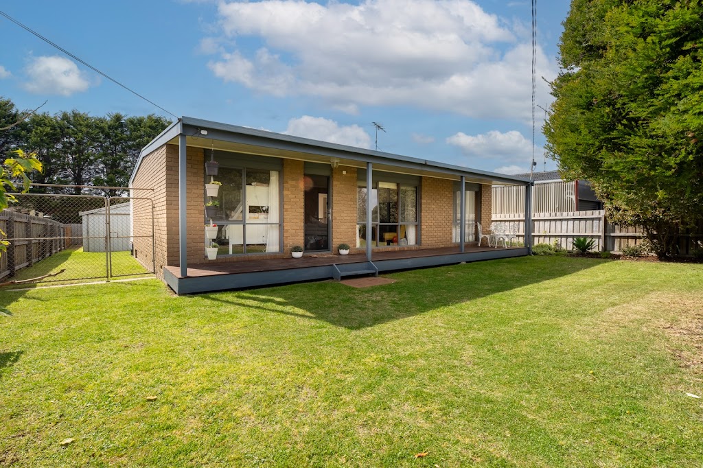 Paws by the Sea | 13 Loch Ard Dr, Ocean Grove VIC 3226, Australia | Phone: 0413 847 674