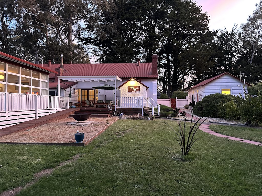 Glenlyon School Holiday Accommodation | 17 Barkly St, Glenlyon VIC 3461, Australia | Phone: 0416 104 283