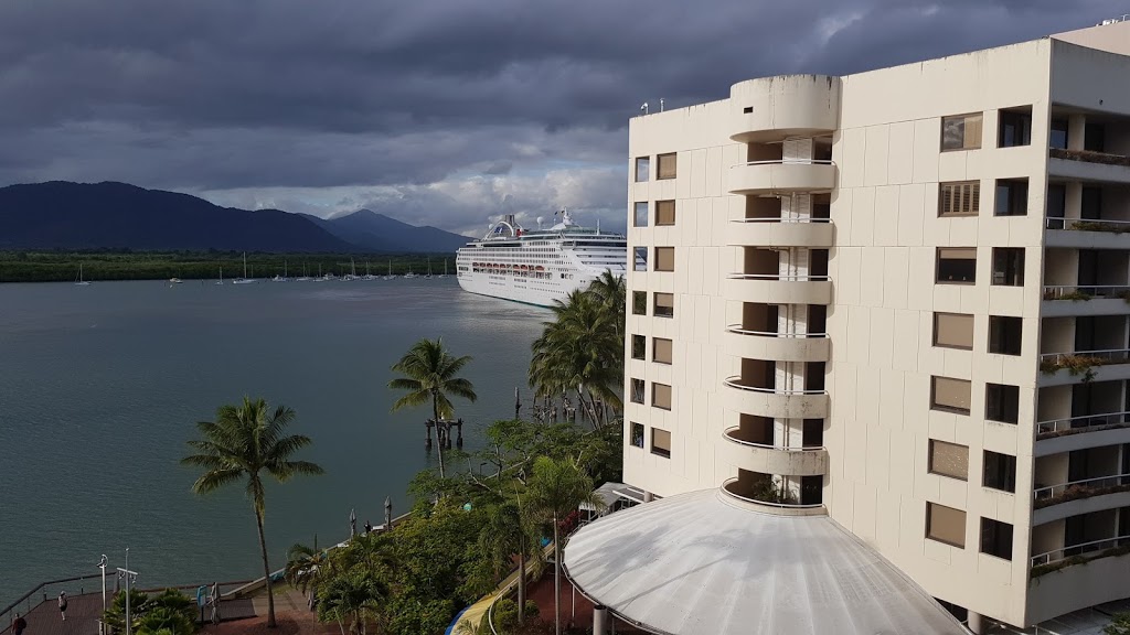 Cairns Harbour Lights | lodging | 1 Marlin Parade, Cairns City QLD 4870, Australia | 0740570800 OR +61 7 4057 0800