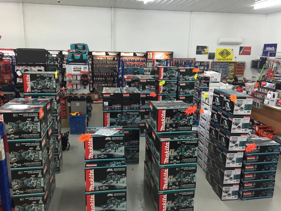 United Tools | hardware store | 121 Hattam St, Golden Square VIC 3555, Australia | 0354432655 OR +61 3 5443 2655