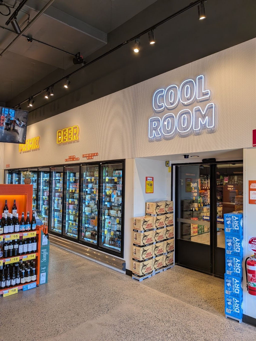 BWS Calderwood | 25 Escarpment Dr, Calderwood NSW 2527, Australia | Phone: (02) 4232 6411