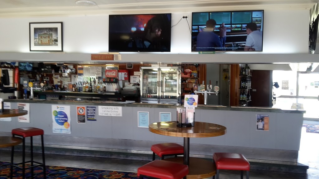 Canowindra Bowling Club | 64 Ryall St, Canowindra NSW 2804, Australia | Phone: (02) 6344 1605