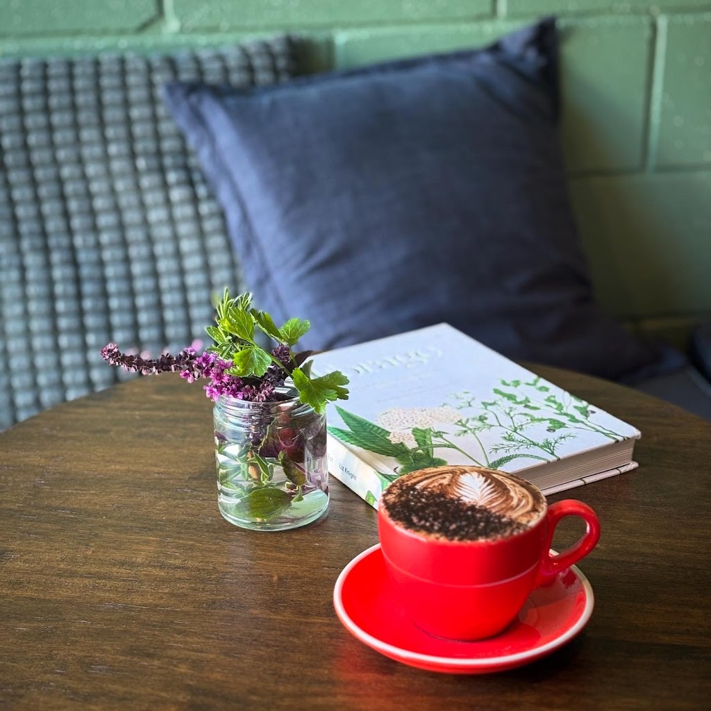 Mr Bold Next Door | Unit 1A/4 Hopkins Pl, Narooma NSW 2546, Australia | Phone: 0437 279 839