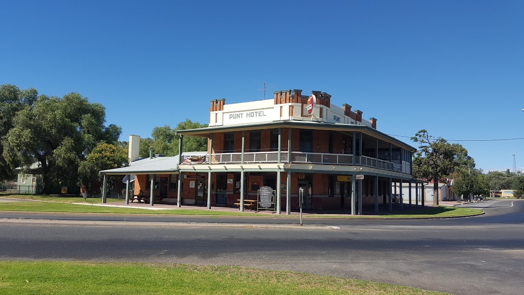 Punt Hotel | 5 Punt Rd, Darlington Point NSW 2706, Australia | Phone: (02) 6968 4108