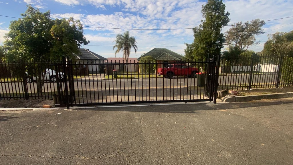 JW Fencing & Gates | 329 Waller Rd, Park Ridge QLD 4125, Australia | Phone: 0478 016 434