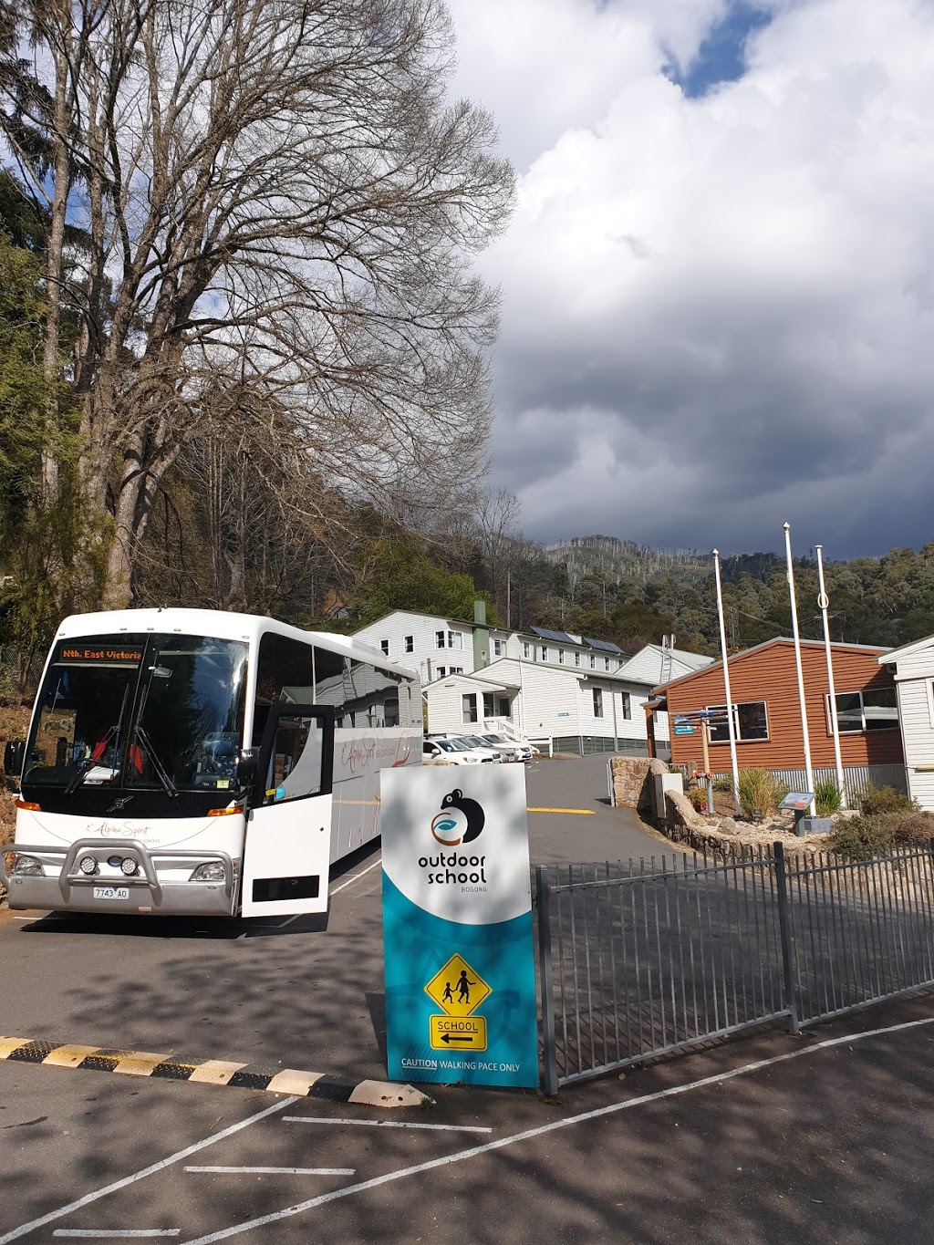 Alpine Spirit High Country Coaches | 4 Buffalo River Rd, Myrtleford VIC 3737, Australia | Phone: (03) 5752 1333