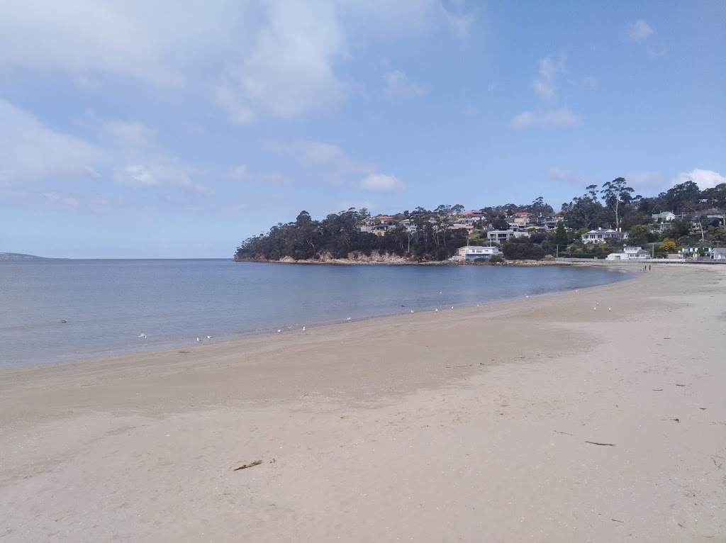 Kingston Beach Corner Takeaway | 1 Beach Rd, Kingston Beach TAS 7050, Australia | Phone: (03) 6229 5092