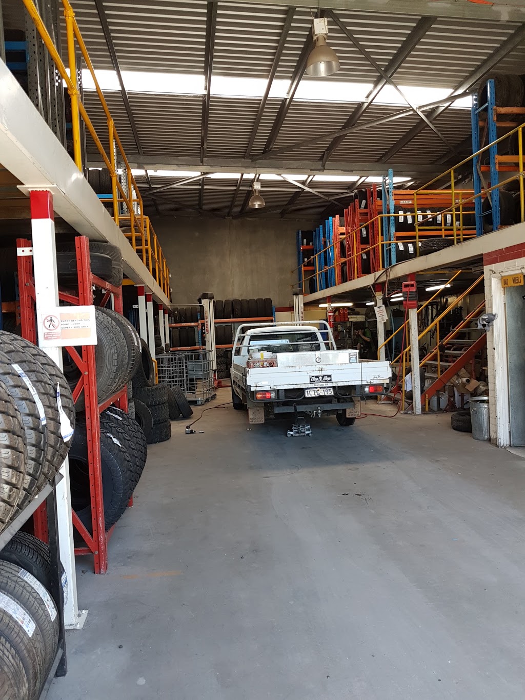 Topline tyres | 23 Wotton St, Bayswater WA 6053, Australia | Phone: (08) 9471 8077