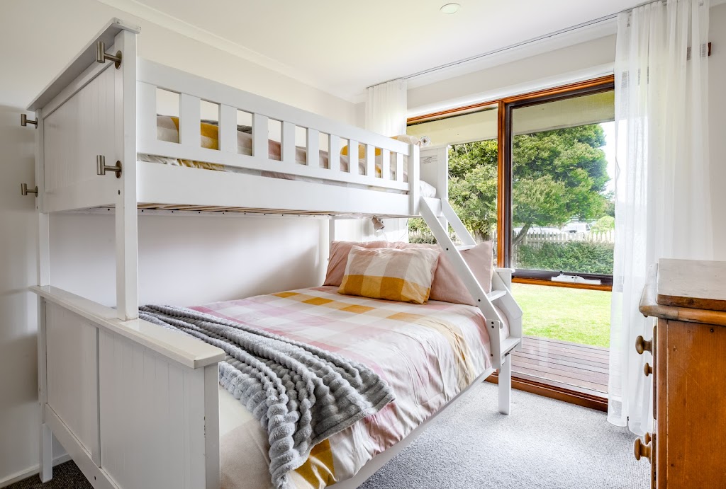 Paws by the Sea | 13 Loch Ard Dr, Ocean Grove VIC 3226, Australia | Phone: 0413 847 674