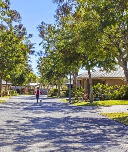 Oak Tree Retirement Village Victoria Point | 9 Driftwood St, Victoria Point QLD 4165, Australia | Phone: (07) 3820 7500