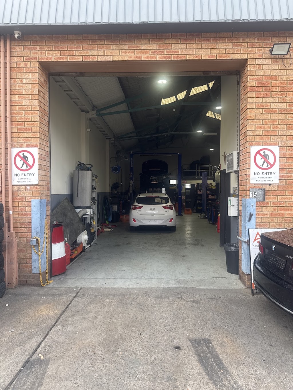 MLI AUTOMOTIVE | Unit 15/10-16 Sturt St, Smithfield NSW 2164, Australia | Phone: 0404 978 239
