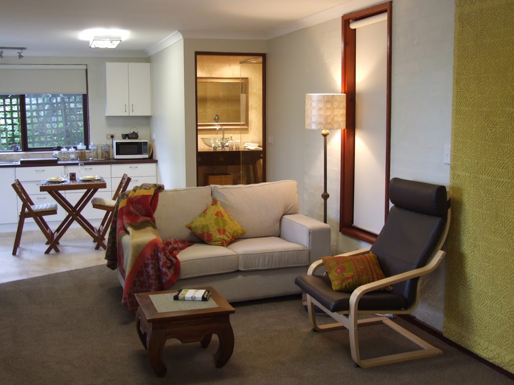 Batemans Bay Avino Bed and Breakfast | lodging | 21 Derribong Ave, Batemans Bay NSW 2536, Australia | 0430554022 OR +61 430 554 022