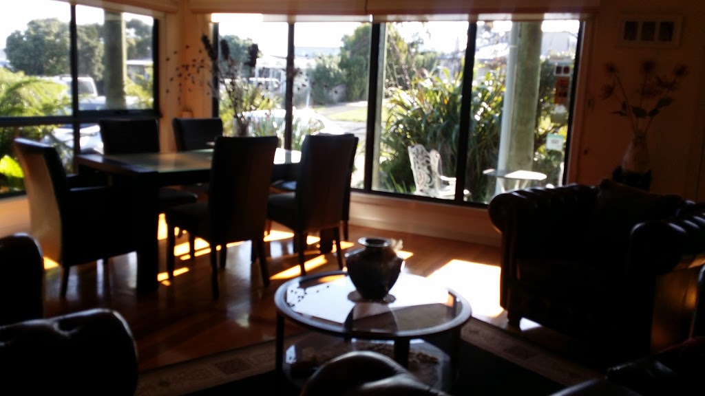 Casa Favilla Bed & Breakfast | lodging | 18 Great Ocean Rd, Apollo Bay VIC 3233, Australia | 0352371199 OR +61 3 5237 1199