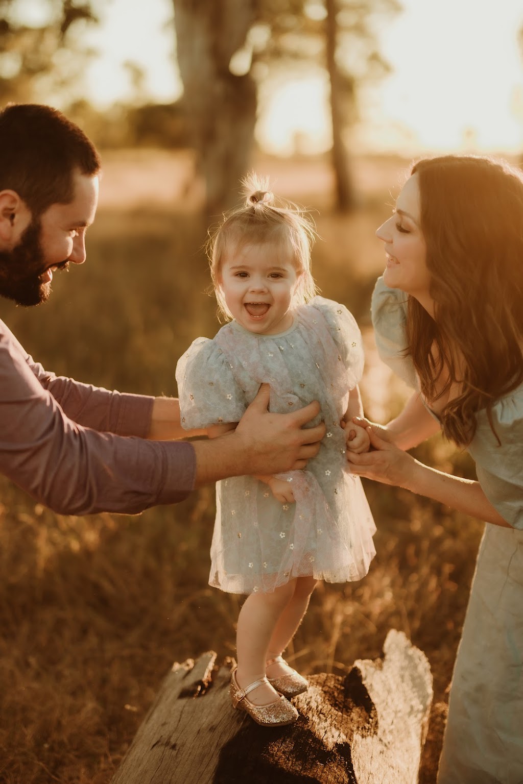 Maple and Eve Photography | 88 Bunya Rd, Rockyview QLD 4701, Australia | Phone: 0458 162 644