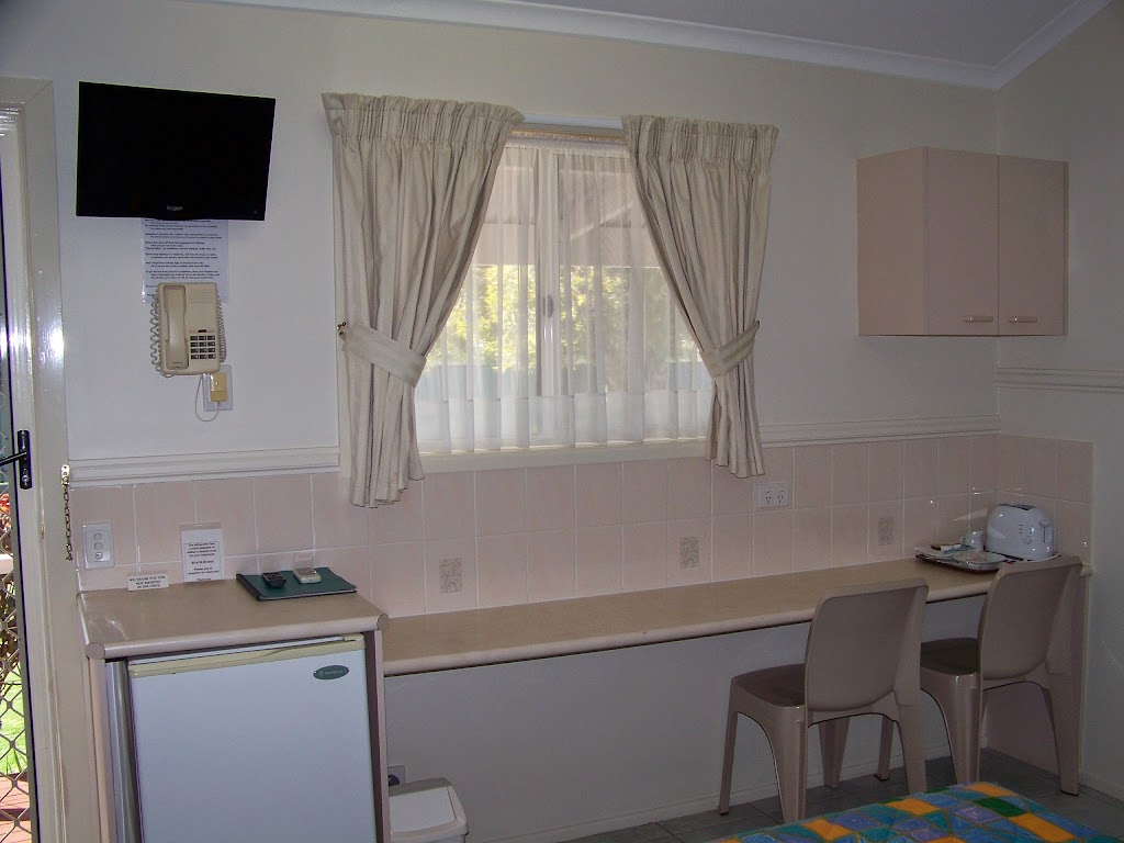 Country Way Motor-Inn | 17 Emma St, Cunnamulla QLD 4490, Australia | Phone: (07) 4655 0555