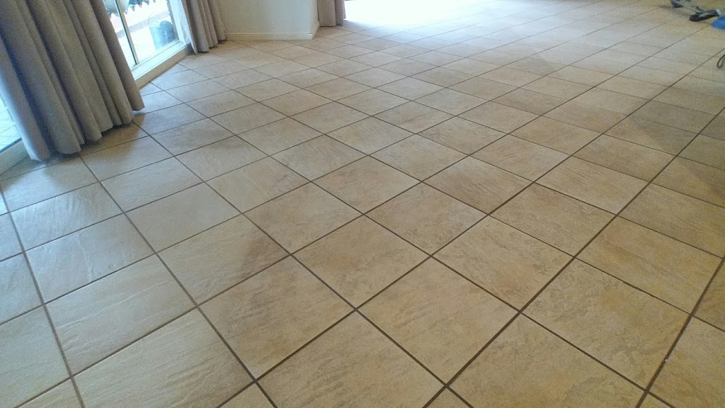 Xtreme Carpet and Tile Cleaning | 21 Ellaroo Circuit, Clyde North VIC 3978, Australia | Phone: 0412 503 321