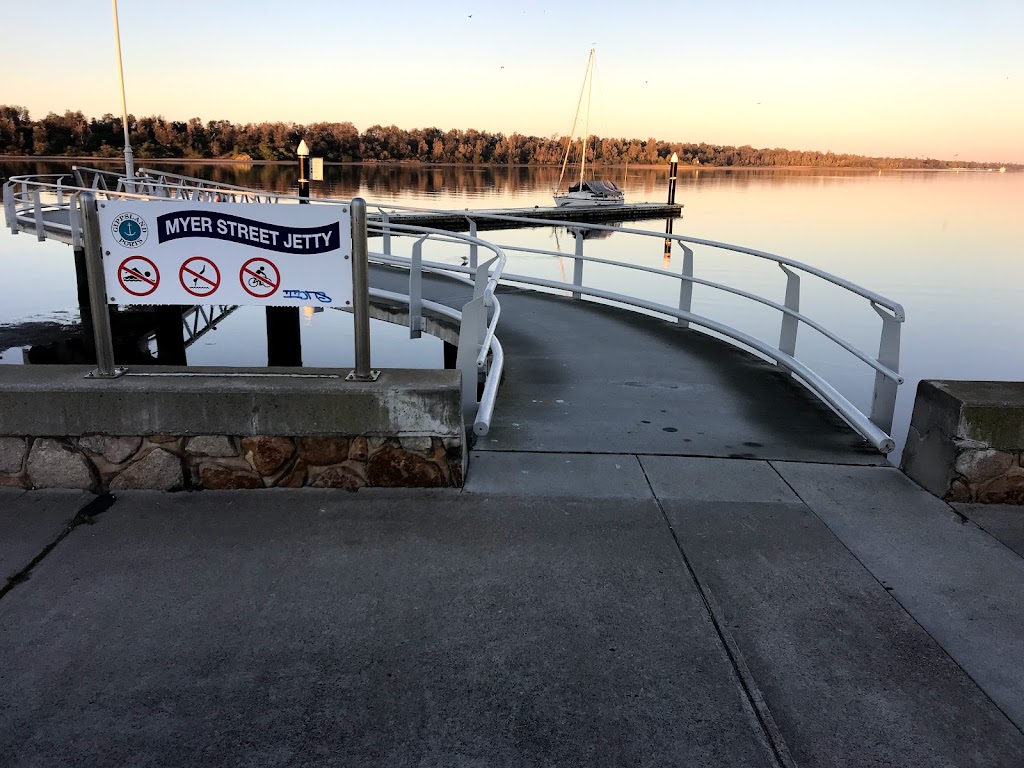 Water-Taxi | Main Beach Walk, Lakes Entrance VIC 3909, Australia | Phone: 0458 511 438