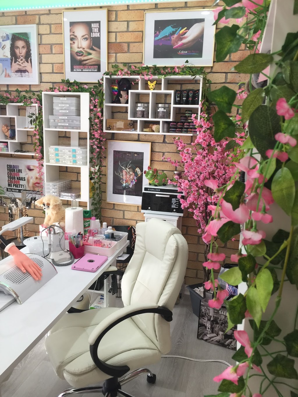 Angels Nail Bowteek | 41 Mark Rd, Branyan QLD 4670, Australia | Phone: 0429 607 776